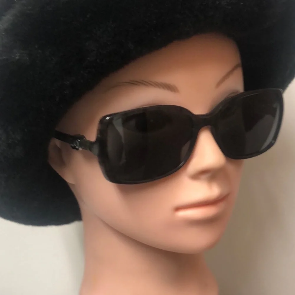 CHANEL Polarized Grey Tweed Print Frame CC Logo Sunglasses-5218 - Picture 4 of 7